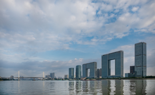 广东开启“啫啫煲模式”，最高气温38℃，出门多穿红色衣服！