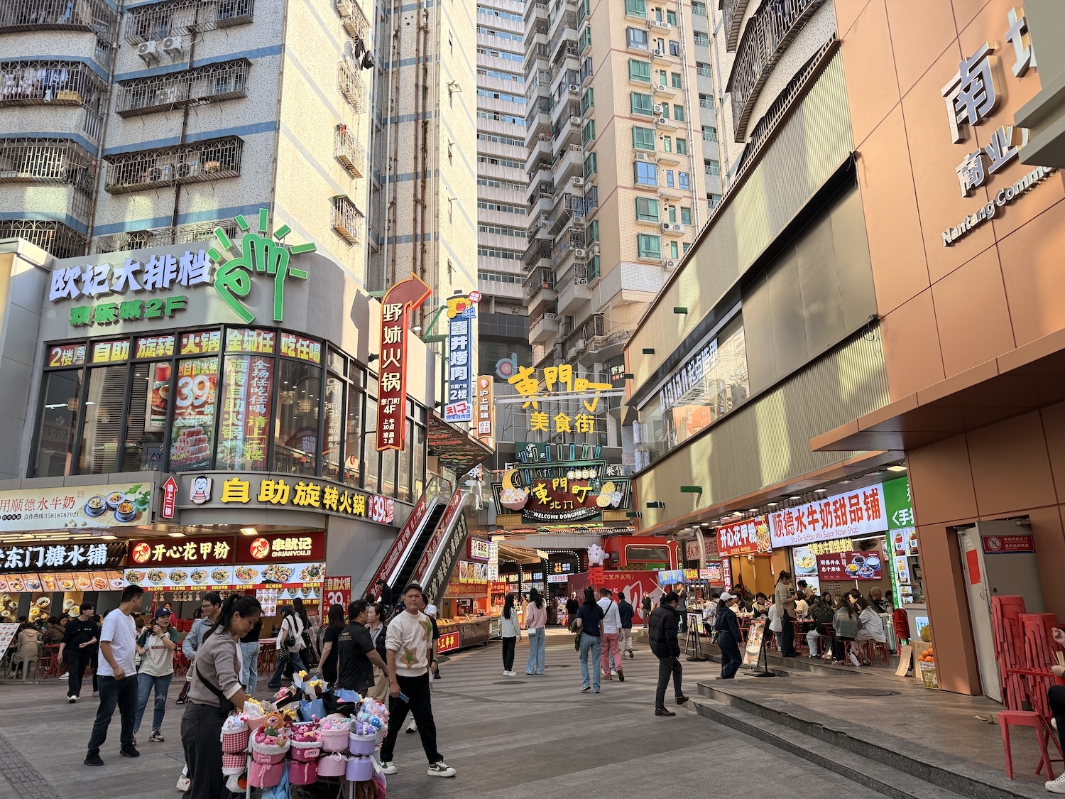 深圳东门“爆改”出圈百年老街被年轻人重新占领(图5)