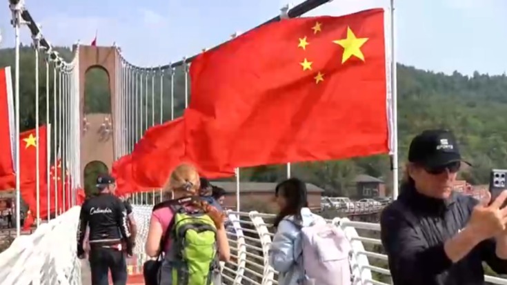 “非常酷,迫不及待开启下一趟旅行”!中国长假成为“外国人入境过中国节”旺季