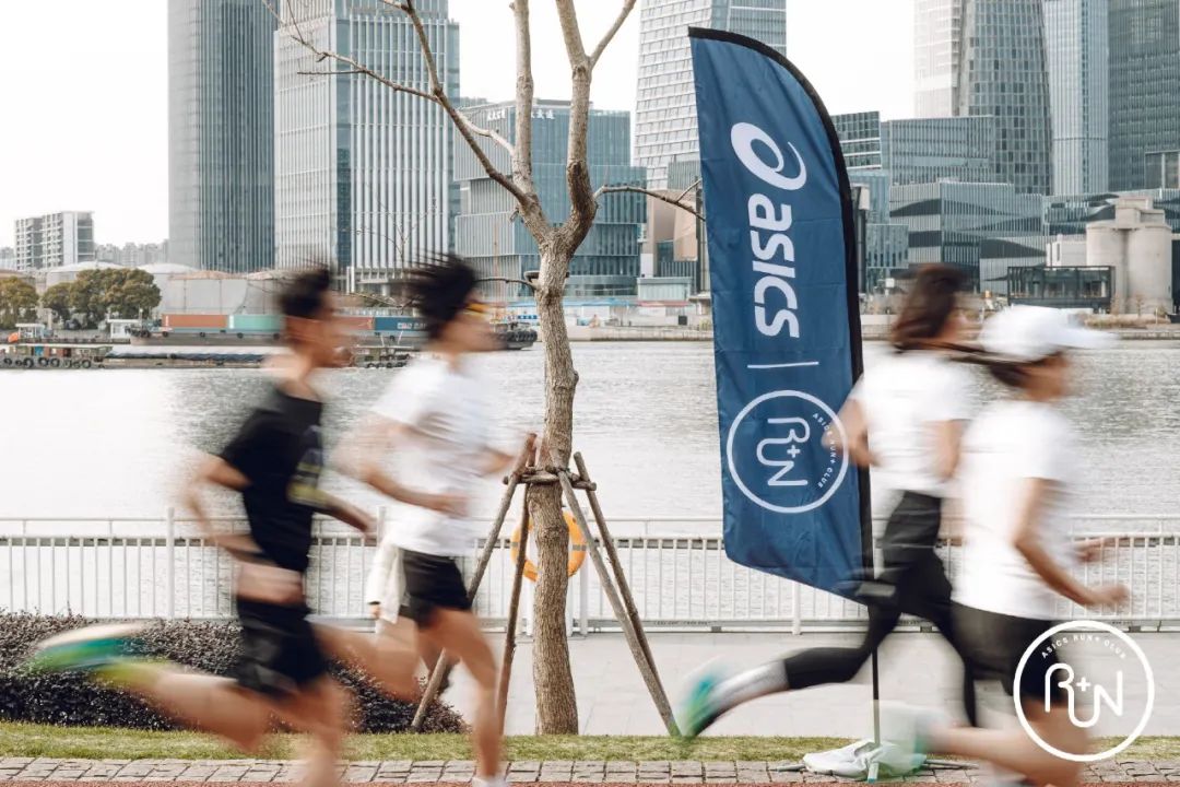 低调跑鞋卖爆中国一年吸金330亿(图5)