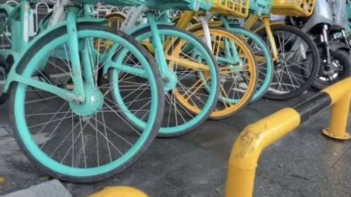 电动车终于不挡道了 广州人行道这个新变化 必须点赞