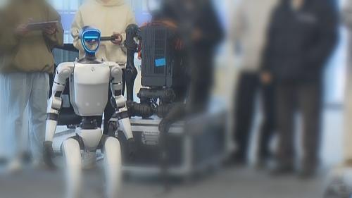 宇树科技上市以来首次涨停，总市值超2500亿元