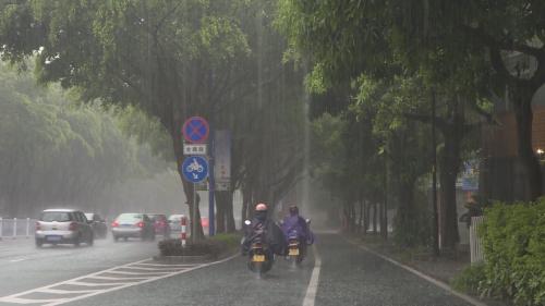 8级大风+暴雨 广东再迎强对流天气