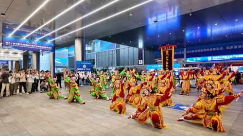 年轻人花式参与，潮汕民俗“破圈”点亮旅游经济