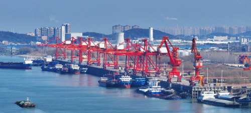 45.47万亿！中国外贸规模再创新高，“AI+绿色”动能强劲