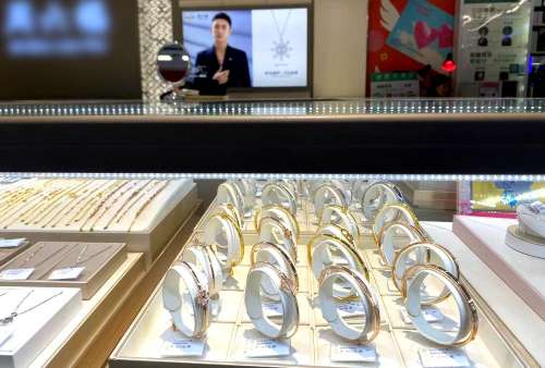 VIC先抢购、满额送茅台，古法黄金品牌谁先成为“奢侈品”？