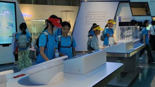 科技夏令营进行时 给孩子种下“科学”的种子