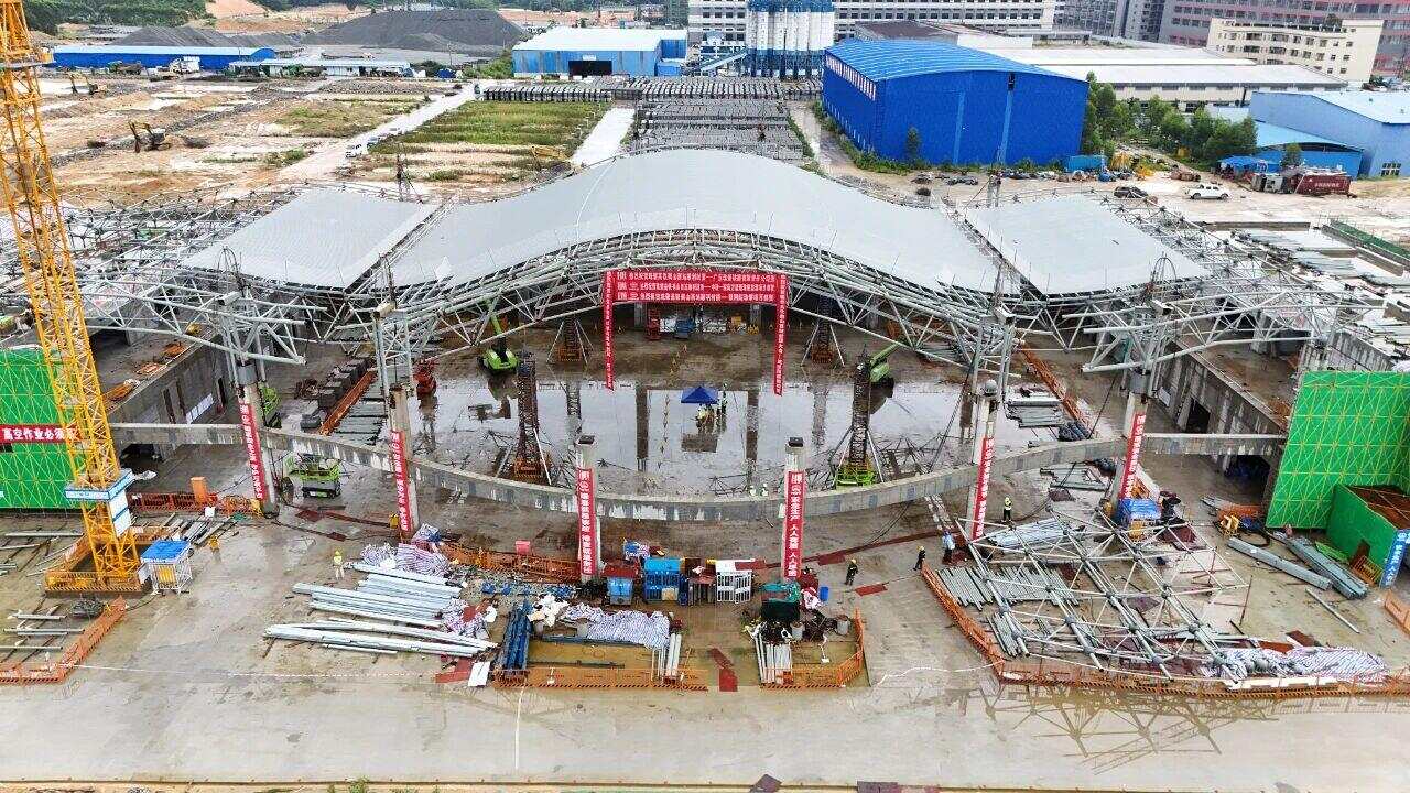 江门:珠肇高铁完成首座高铁站房主体封顶