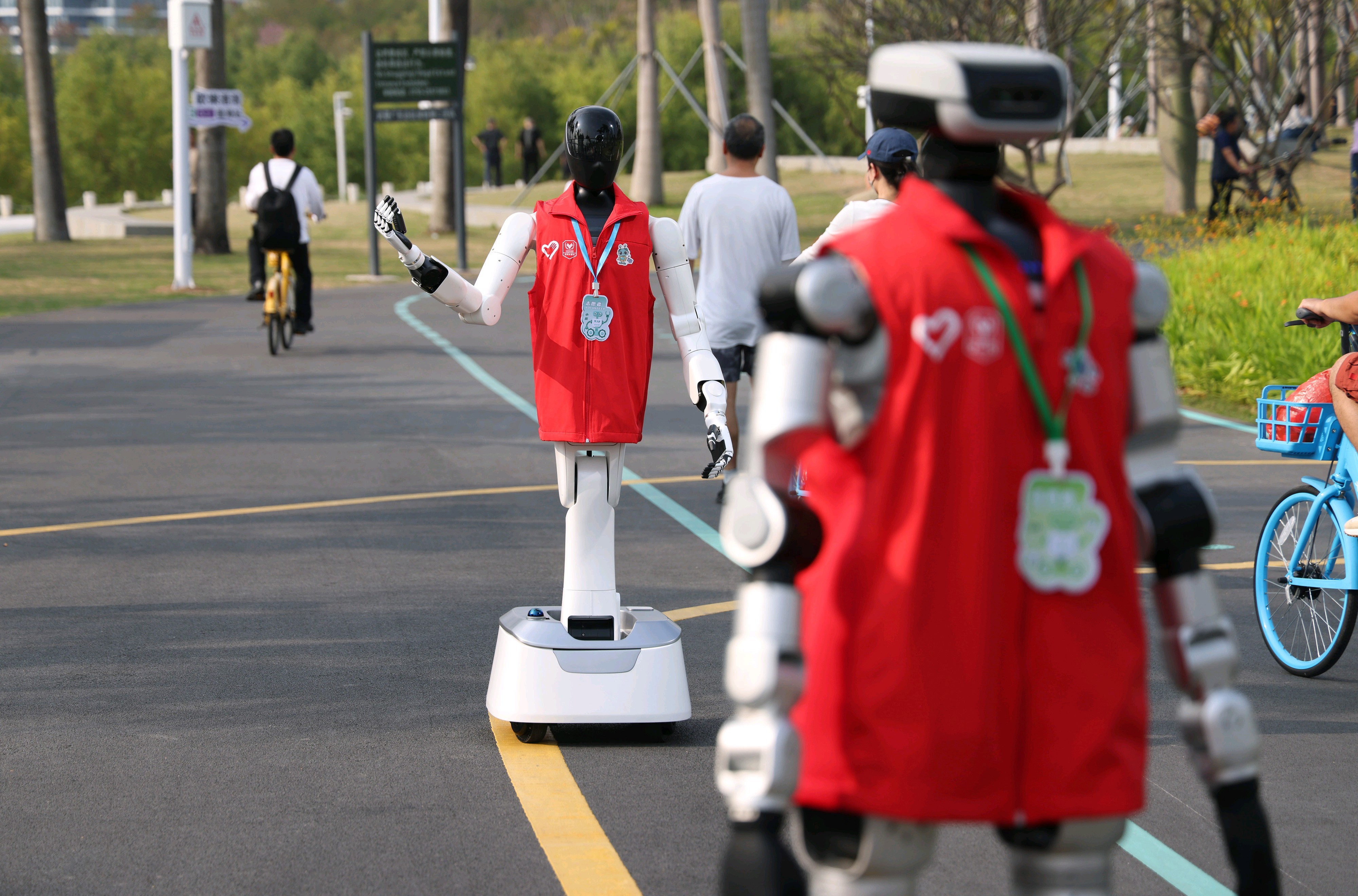 丨“赛博志愿者”上岗！全国首个机器人志愿服务站在前海启用(图5)