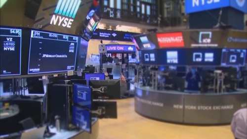 英伟达市值冲上5.4万亿美元，美股存储芯片股大涨