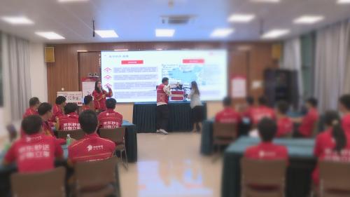 全国首家现代骑手学院成立 设无人机 英语 心理健康等课程