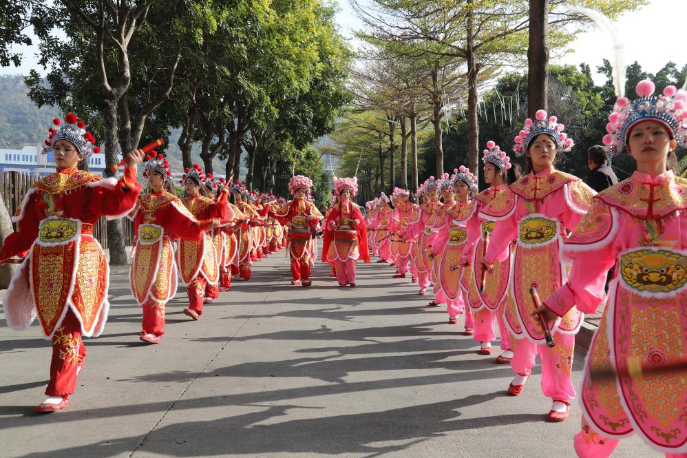 非遗英歌正燃：从古老鼓点到时代强音(图7)