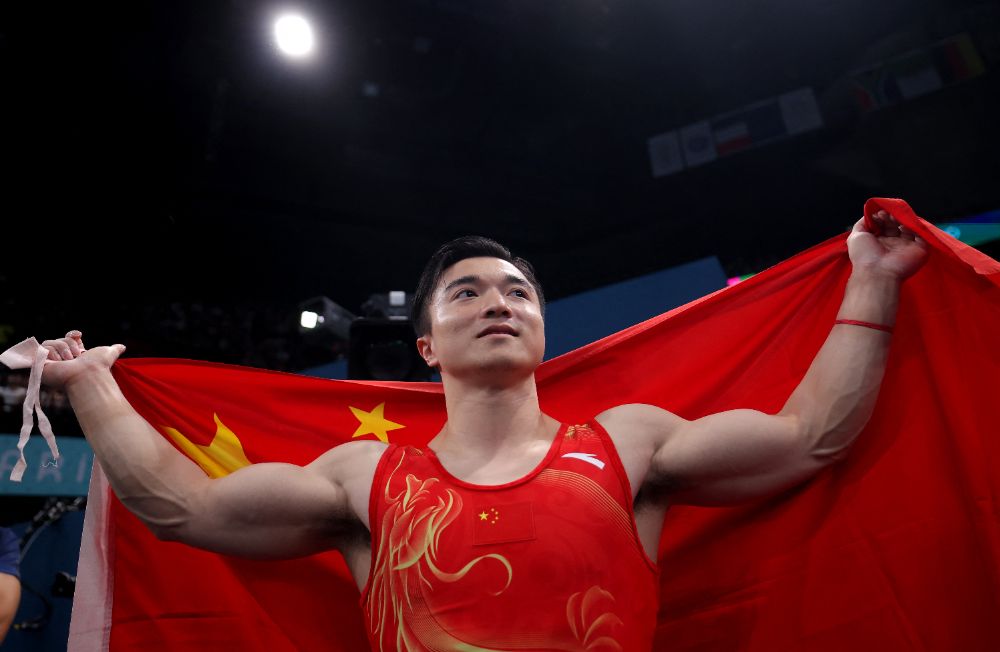 包揽金银! 中国选手刘洋夺体操男子吊环金牌  邹敬园摘银