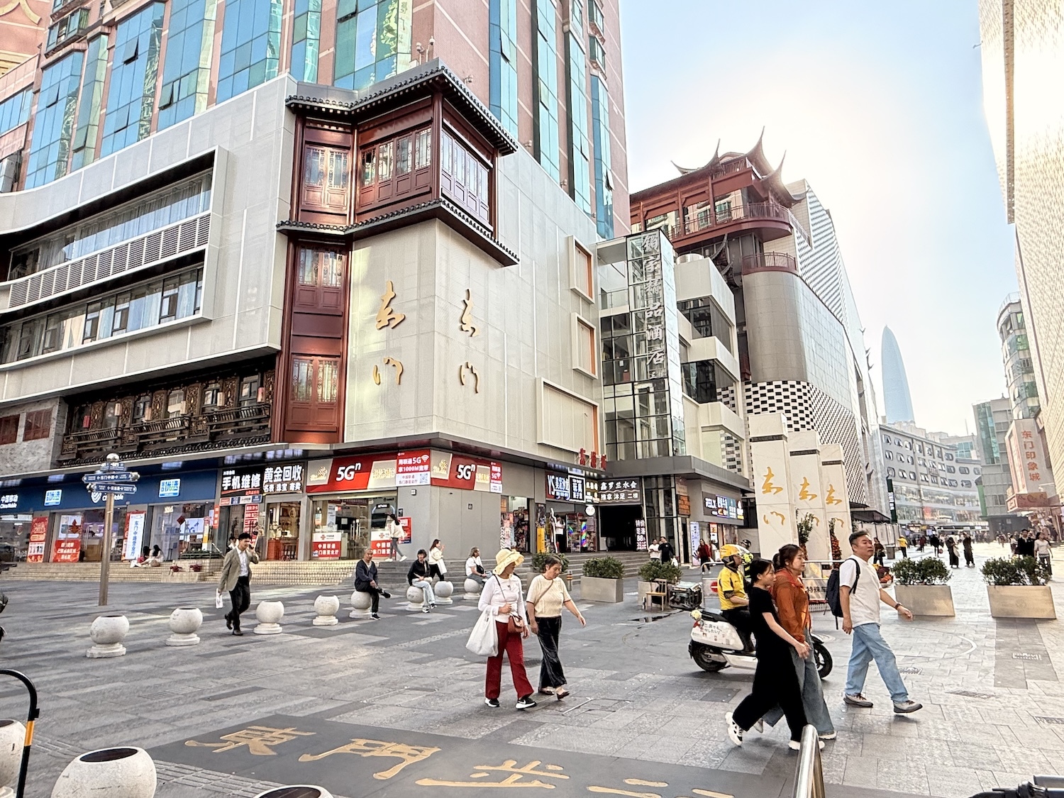 深圳东门“爆改”出圈百年老街被年轻人重新占领(图2)