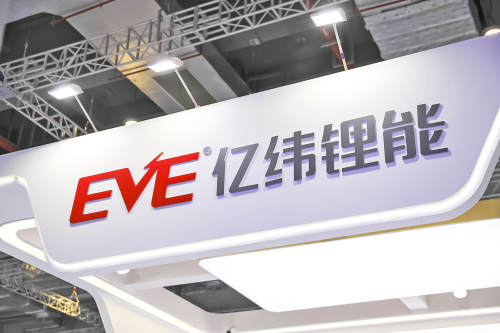 刘金成不甘屈居第二，亿纬锂能再掷86亿豪赌储能