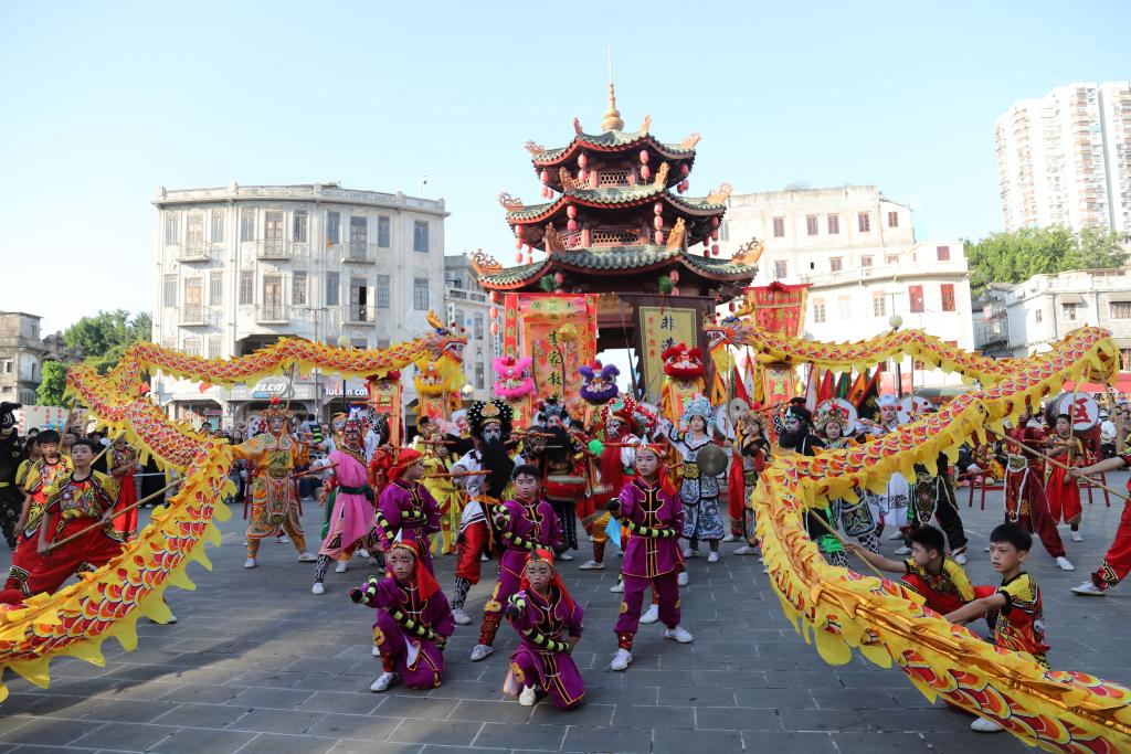 非遗英歌正燃：从古老鼓点到时代强音(图17)