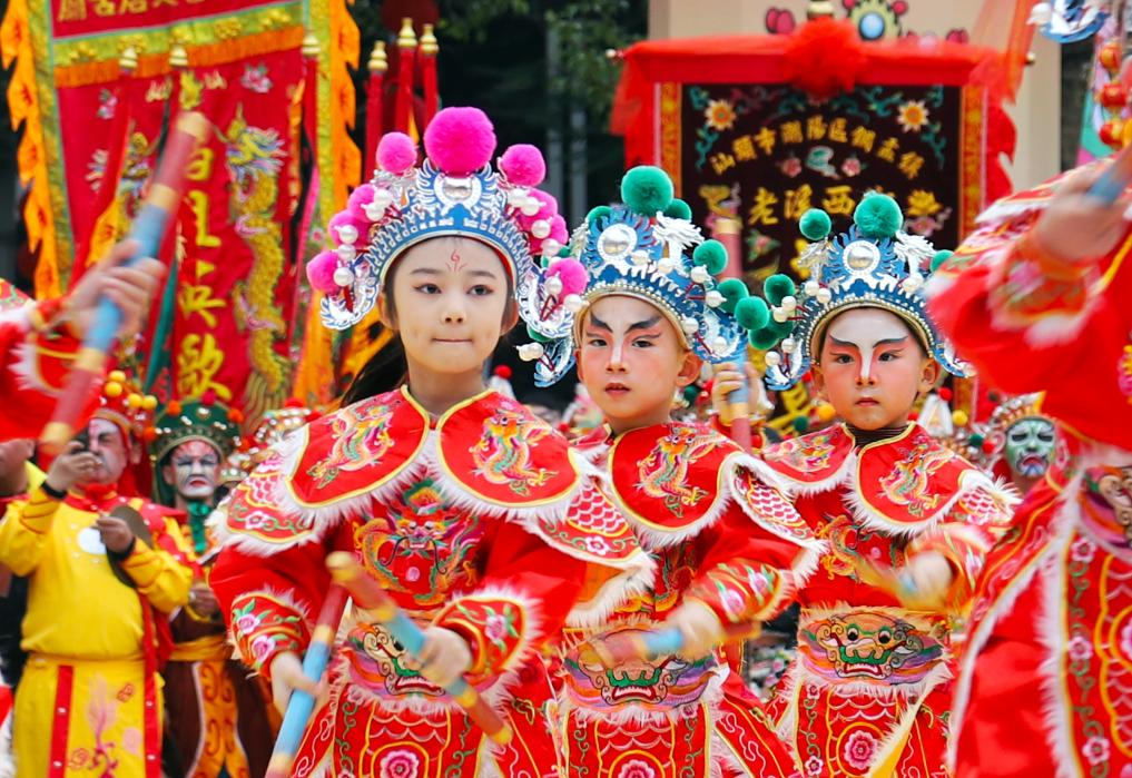 非遗英歌正燃：从古老鼓点到时代强音(图11)