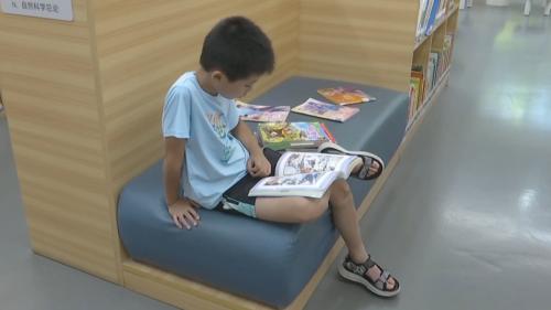 童书价格“高不可攀” 共享阅读成新选择