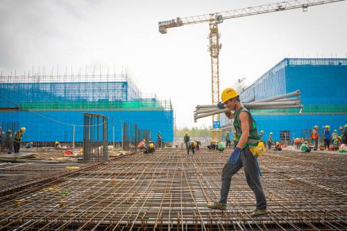 8月城鎮(zhèn)調(diào)查失業(yè)率為5.3%，暑期出游熱提振農(nóng)民工就業(yè)