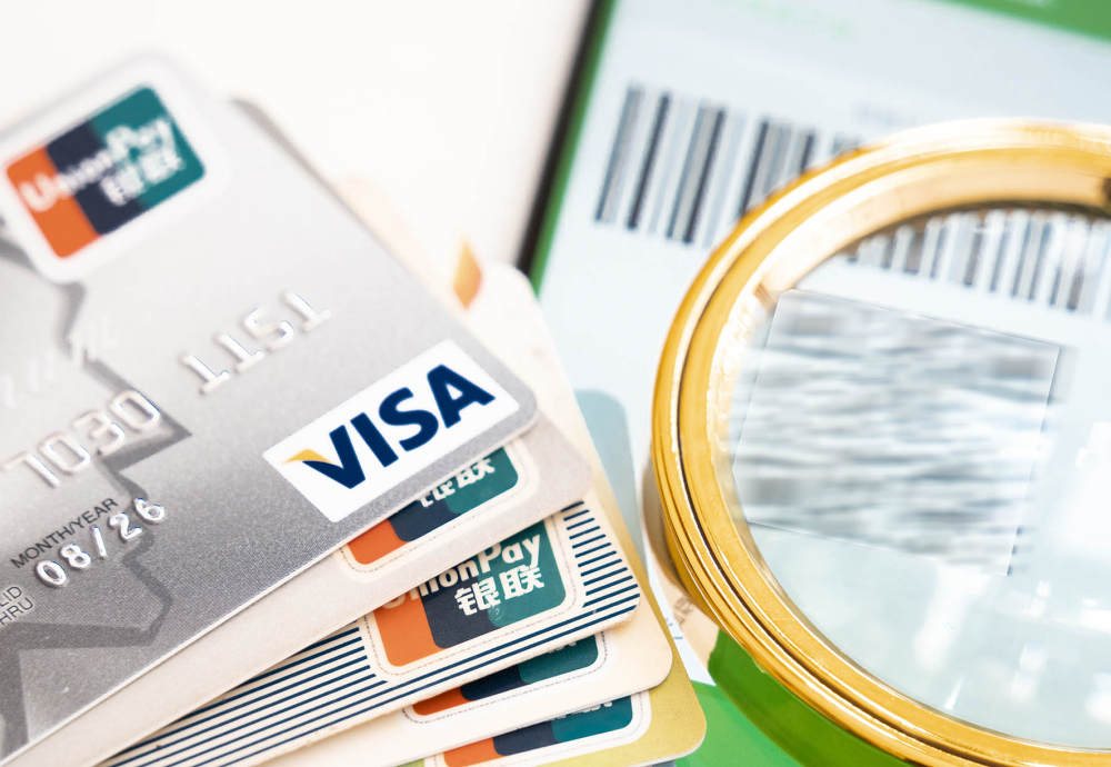 涉及国有大行、股份制银行等，多家银行密集停发信用卡