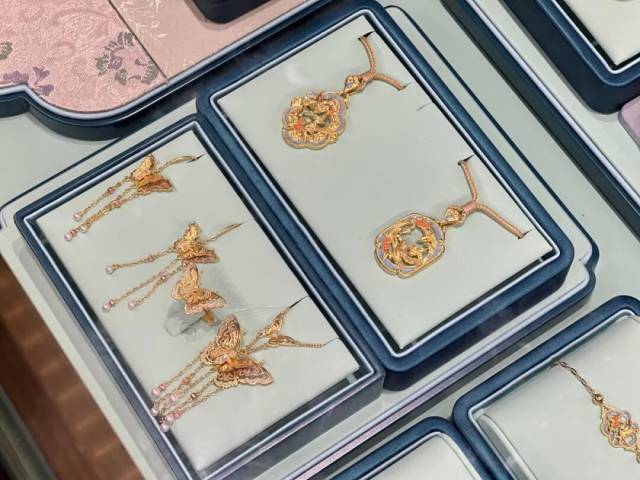 深圳水贝珠宝加速走向世界(图2)