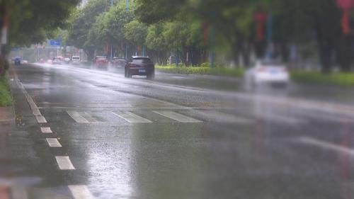 大范围降水持续 部分地区伴有强对流天气