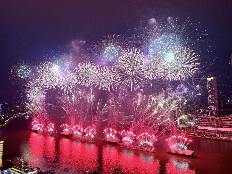 广州花式迎春：烟火盛宴融合科技元素超15万发烟花闪NBA职业联赛中文官网__实时赛程