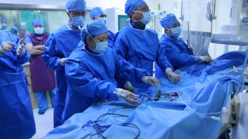 生死竞速600秒！多学科联手“破局”，复杂食管癌危重患者获救