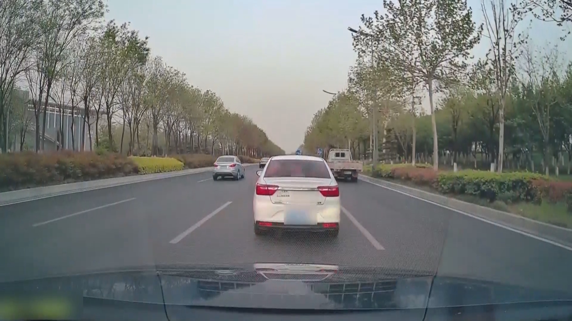 热财经｜国产旅行车赛道迎来新机遇，产业瓶颈悄然突破