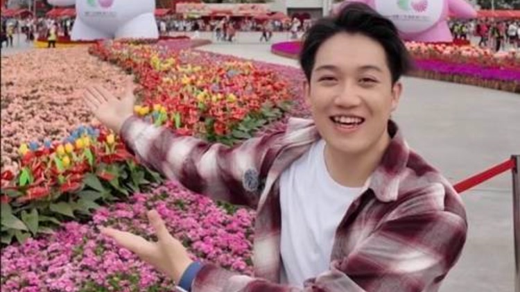 记者带你逛广州最大花市 除夕白天仍“人从众”！