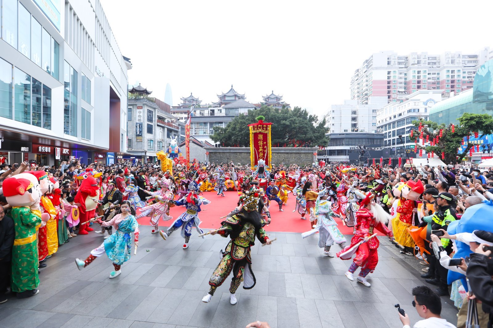 深圳东门“爆改”出圈百年老街被年轻人重新占领(图6)