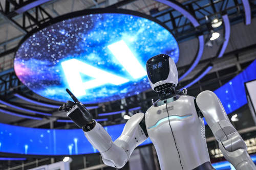 美国政府批准向中国出口英伟达H200芯片丨新鲜早科技