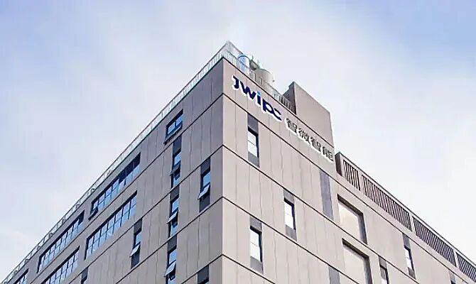 买球官方网站:200亿身家的深圳夫妇豪掷40亿囤积服务器(图10)