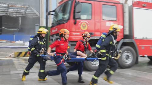 无人机协同灭火  广州高层建筑应急救援新范式